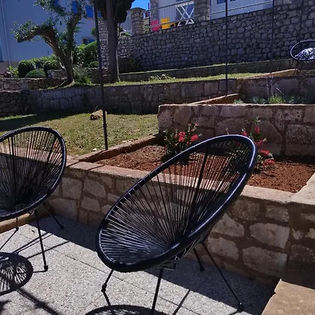Apartment Vanesa 2 *